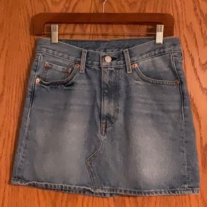 Levi’s Medium Wash Denim Skirt 100% Cotton Vintage 80’s